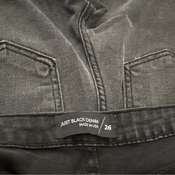 EUC Just Black Denim “The Fall Flare” High Rise Flare Jeans in Washed Black. 26 - Picture 10 of 11